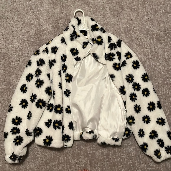 Winter time flower power jacket - Picture 1 of 7